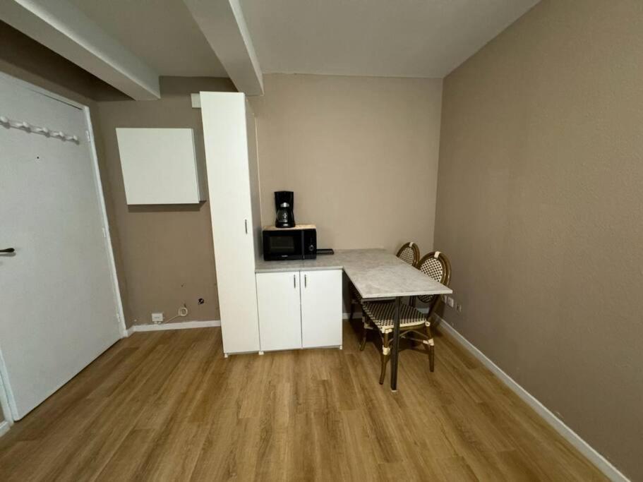 Appartement proche place de la réunion au calme – photo 10