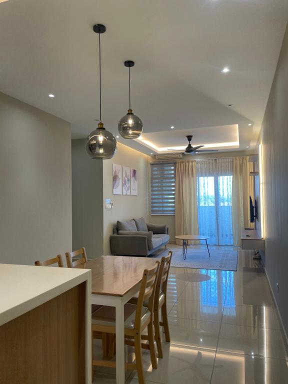 Kuchyň nebo kuchyňský kout v ubytování Meridin Bayvue - 3BR - 6 Pax - Near MMHE