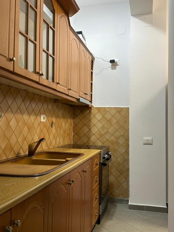 Kuchyň nebo kuchyňský kout v ubytování Lola's Rooms