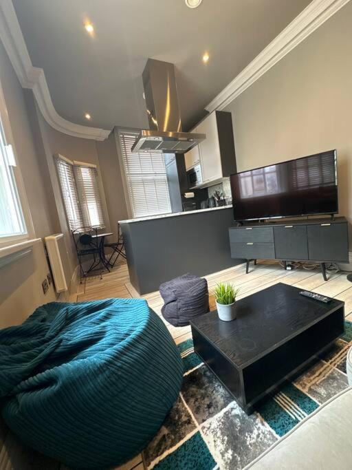 Stunning 2-bedroom Apartment in Manchester Centre - Two-Bedroom Apartment