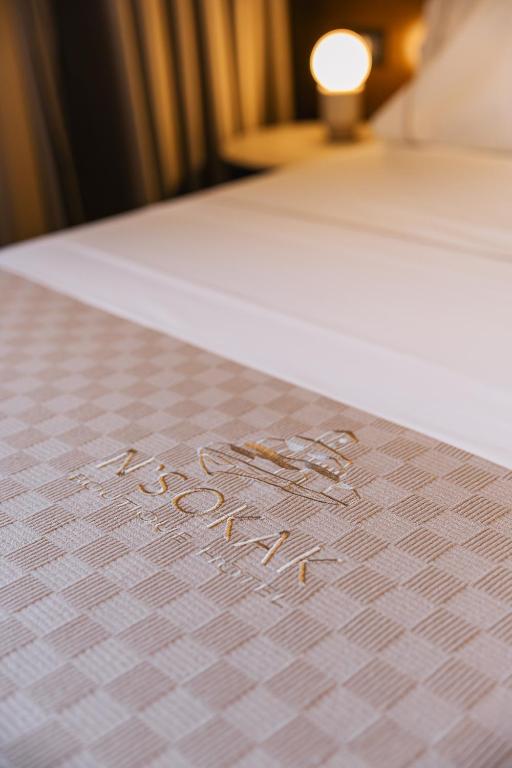 N'SOKAK Boutique Hotel - Zimmer Mit Kingsize-Bett Und Balkon