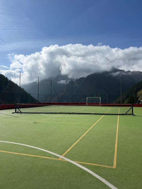 Tenis a/nebo squash v ubytování Accogliente Appartamento Foppolo nebo okolí