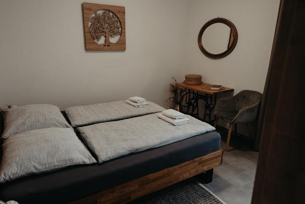 Postel nebo postele na pokoji v ubytování Apartmán Ústí