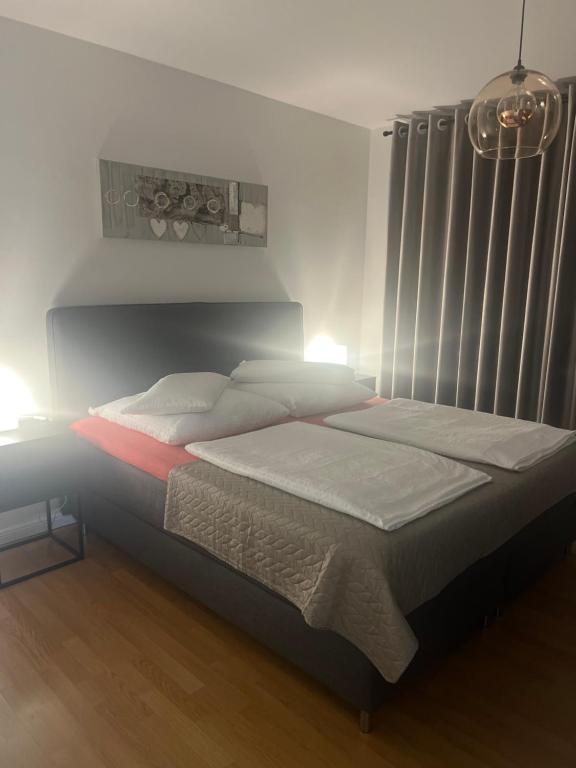 Geräumige Gästewohnung Andi im Herzen von Rastede - Küche - WLAN - Stellplatz - Apartamento De Tres Dormitorios