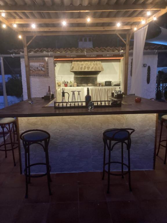 Lounge nebo bar v ubytování Finca El Escondite