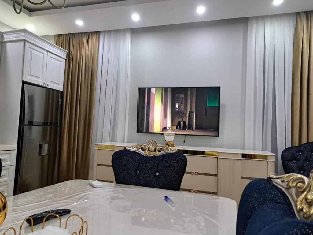 3 otaqli studio در باکو