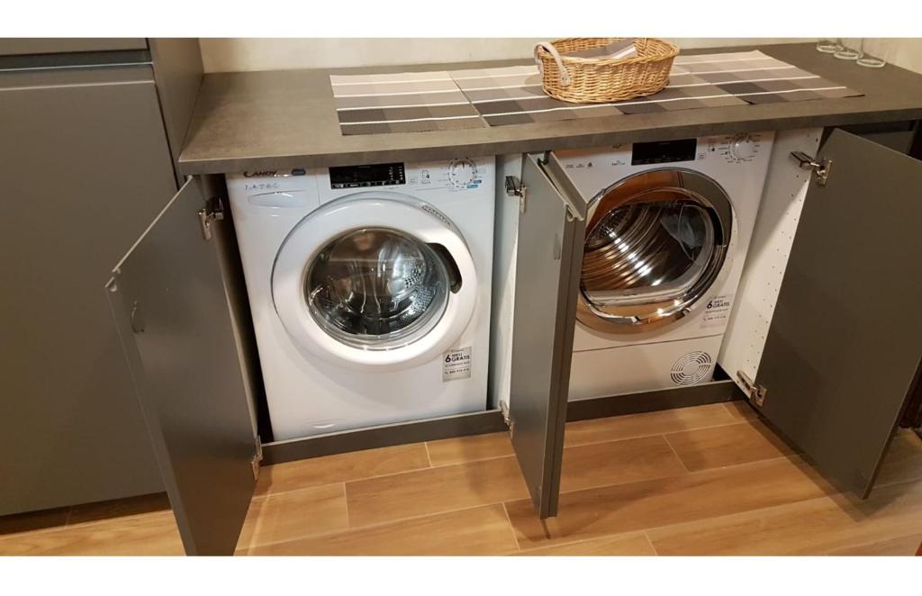 Zdjęcie z galerii obiektu Orange Fox Cervinia apartment Vda Vacanze in Vetta CIR 0185 w mieście Breuil-Cervinia