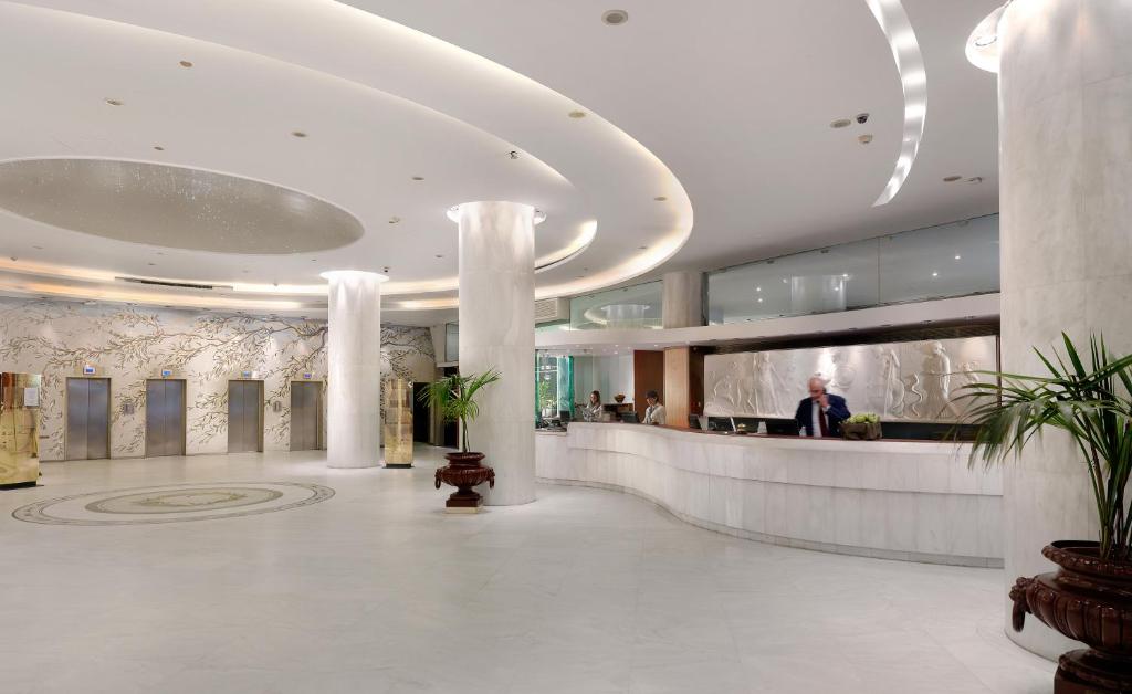 Vstupní hala nebo recepce v ubytování Titania Hotel