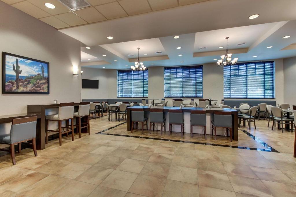 Restaurace v ubytování Drury Inn & Suites Phoenix Happy Valley