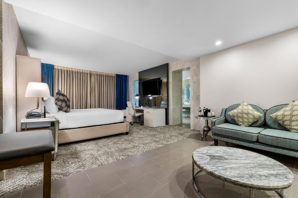 The Hills Hotel, an IHG Hotel - 