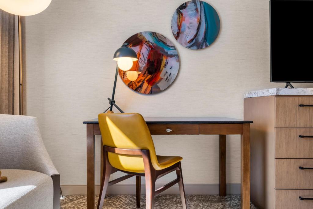 The Hills Hotel, an IHG Hotel - Standard King Room