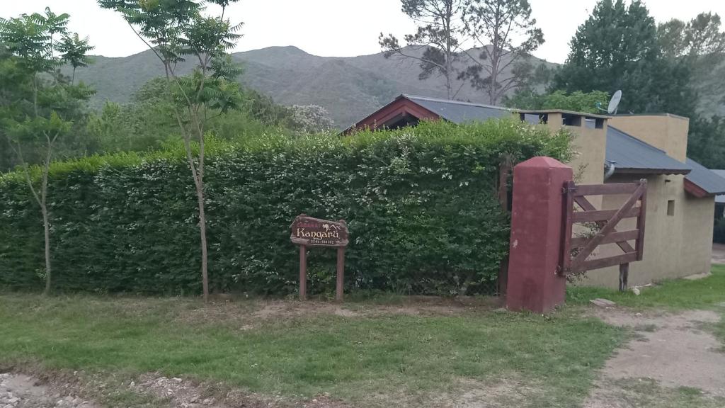Nespecifikovaný výhled na hory nebo výhled na hory při pohledu z penzionu