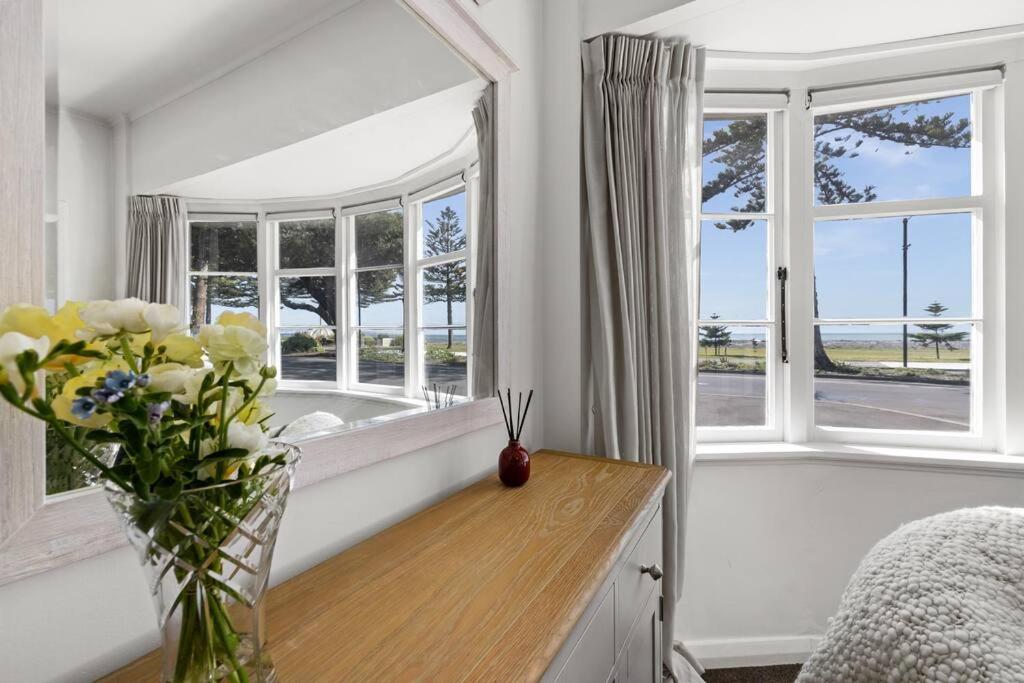 Modern Art Deco Cutie - Resim 2