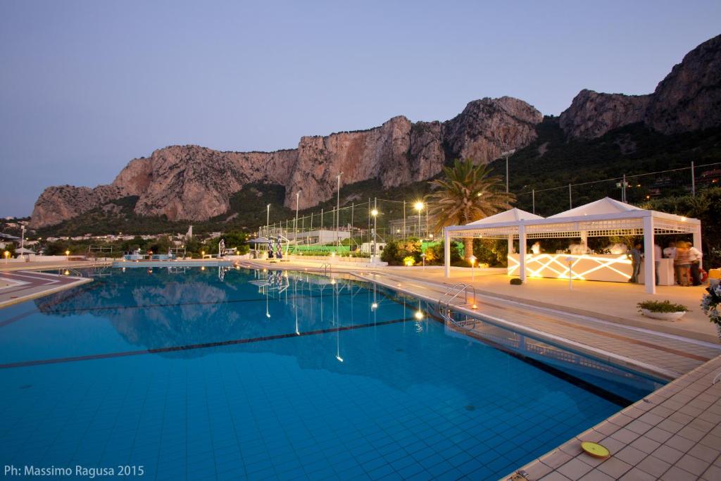 The swimming pool at or close to La Marsa Vacances