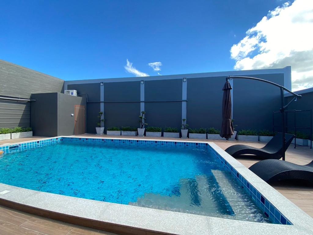 Πισίνα στο ή κοντά στο 파타야 다빈치 풀빌라 pattaya davinci pool villa