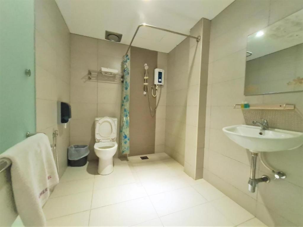 Koupelna v ubytování Merdeka Hotel Kluang