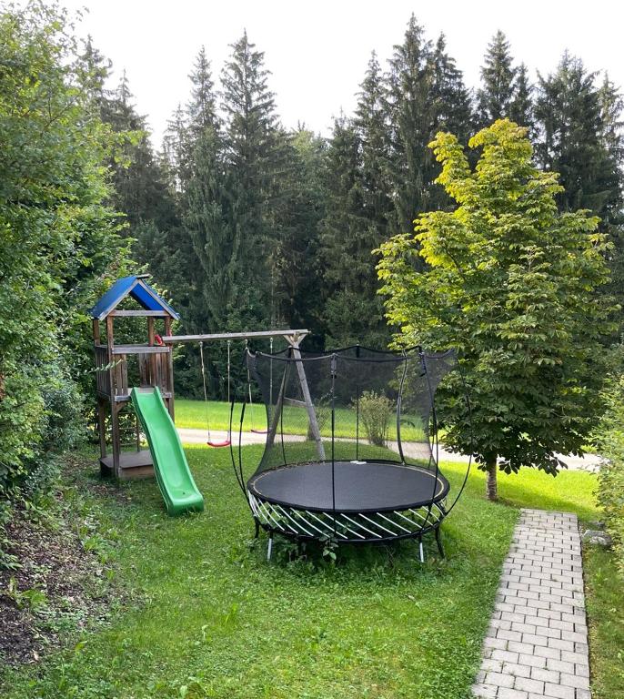 Herní místnost nebo prostor pro děti v ubytování Haus Kleeblatt im Chiemgau