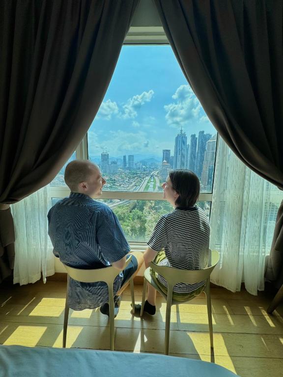 Nespecifikovaný výhled na hory nebo výhled na hory při pohledu z hostelu
