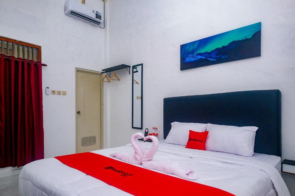 RedDoorz near Alun Alun Klaten - Habitación Doble Estándar