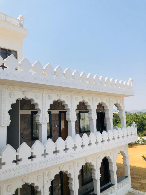 Balkón nebo terasa v ubytování Kesariya Bagh Resort Pushkar
