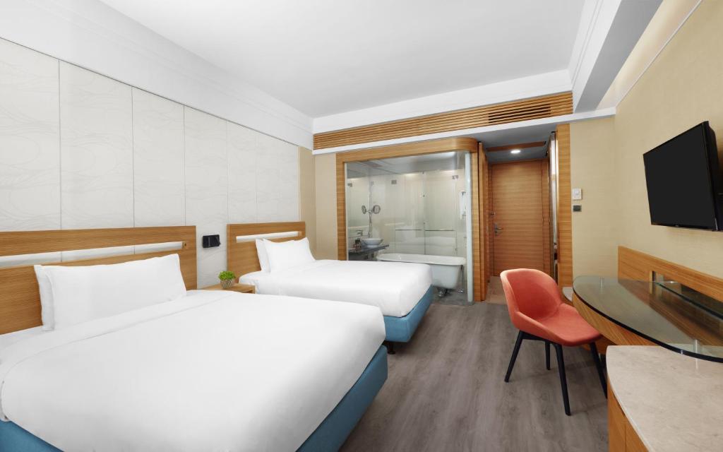 Nina Hotel Tsuen Wan West - Superior Harbor View Room (Tower 1) - 2 Queen Beds