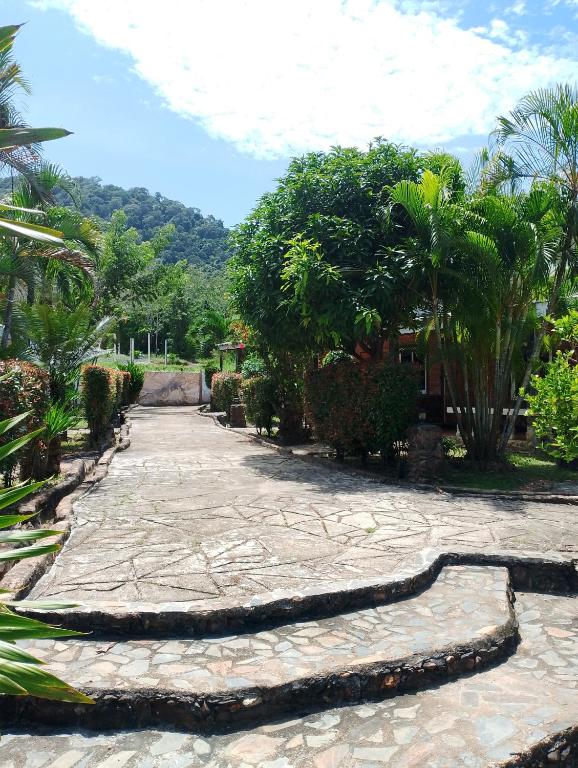 Zahrada ubytování Baan Saitharn Koh Lanta