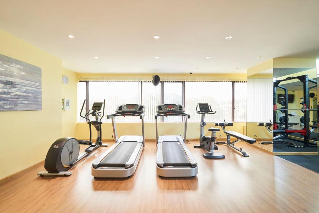 Fitness centrum a/nebo fitness zařízení v ubytování Hanoi Hotel