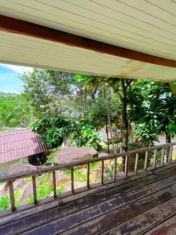 Balkón nebo terasa v ubytování A-Na-Lay Resort Koh Kood