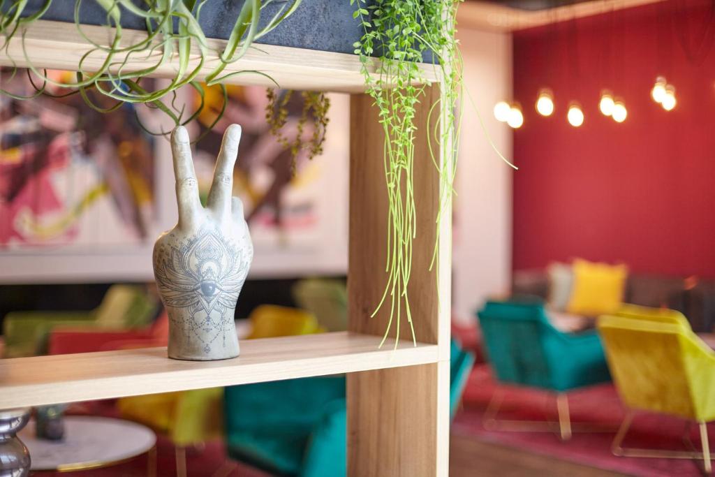 Holiday Inn - the niu, Fusion Hamburg St. Georg by IHG - Resim 43