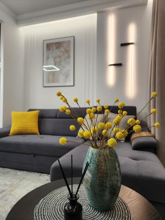 Posedenie v ubytovaní Luksusowy Apartament Bliska Wola SABA