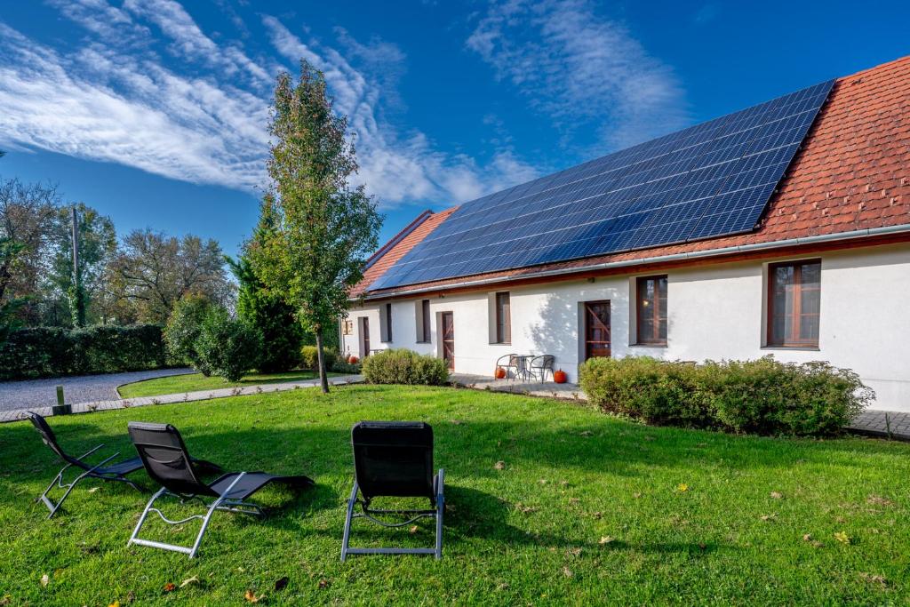 Erdődy Vendégház 7977 Kastélyosdombó, Fő u. 2. kép - 1