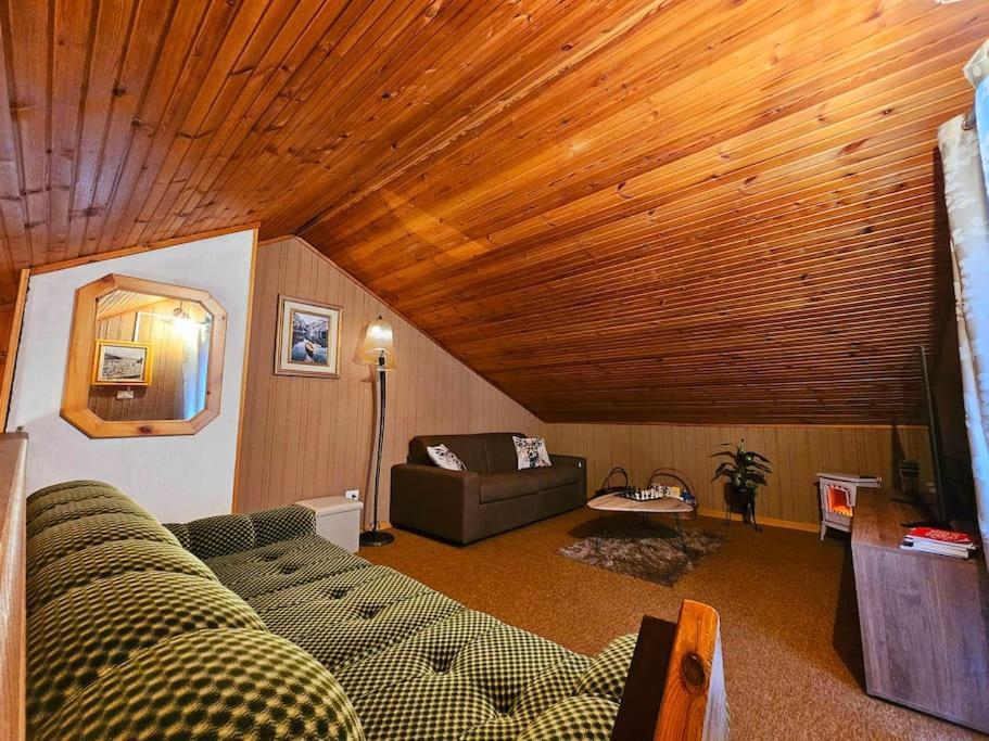 Posezení v ubytování LORICAskiHOME