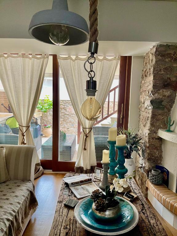 Posedenie v ubytovaní Bella's Rustic Suites