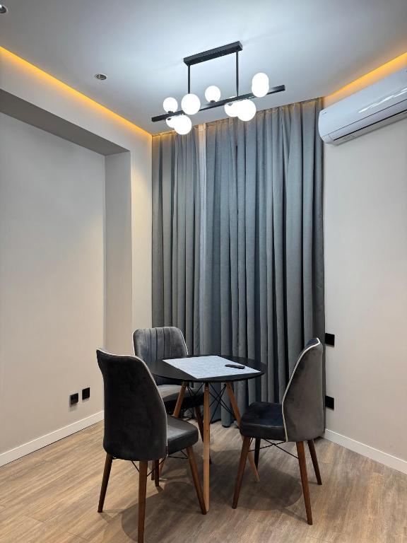 Posezení v ubytování Firdavsi Building Center 4Rest Apartments
