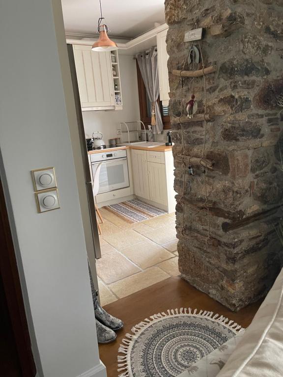 Kuchyňa alebo kuchynka v ubytovaní Bella's Rustic Suites