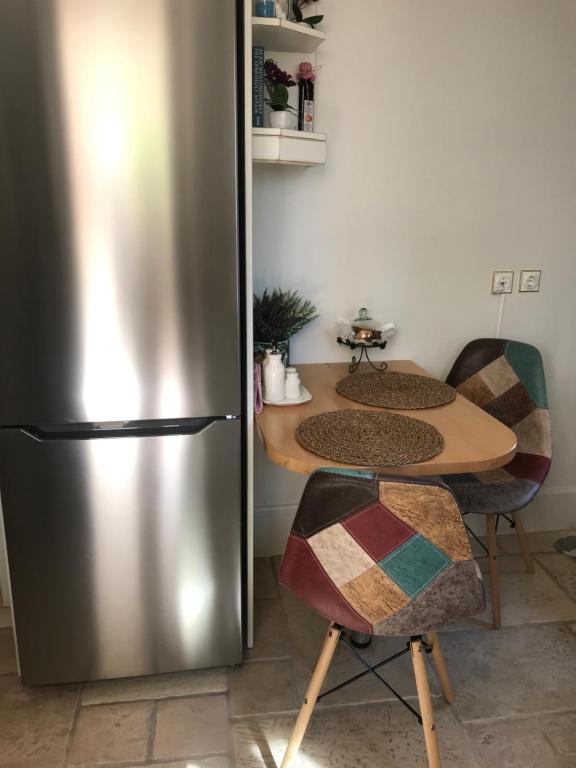 Kuchyňa alebo kuchynka v ubytovaní Bella's Rustic Suites