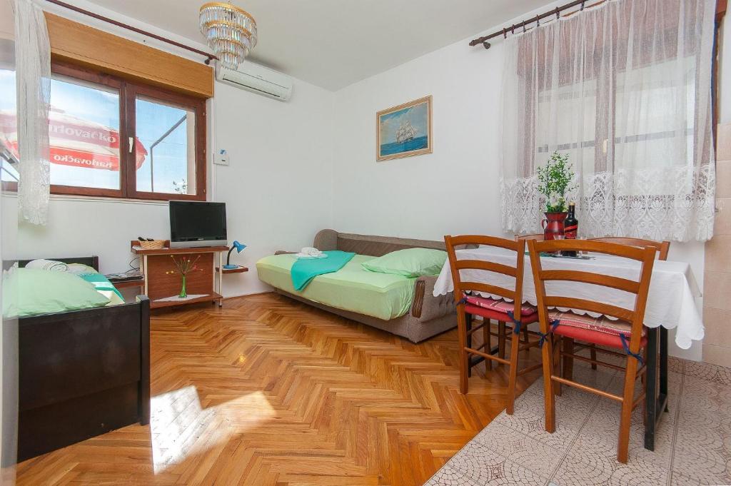 Posedenie v ubytovaní Apartments Franka