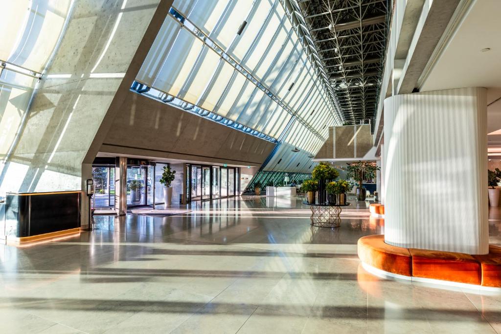 Crowne Plaza Belgrade by IHG - Resim 6