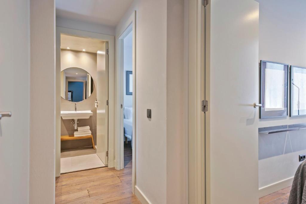 Kúpeľňa v ubytovaní Uma Suites Barceloneta Beach