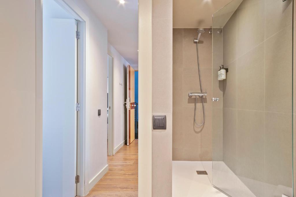 Kúpeľňa v ubytovaní Uma Suites Barceloneta Beach