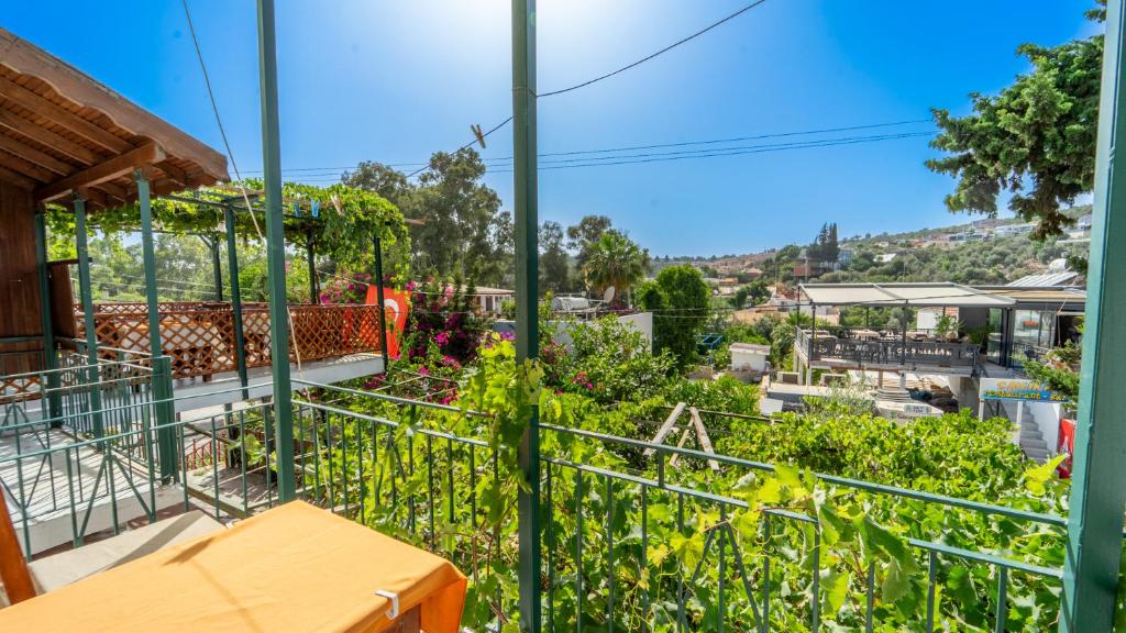 Балкон или терраса в St. Nicholas Pension