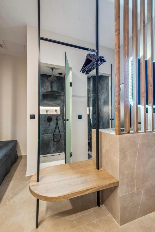 Mc Queen Boutique Apartments - 18