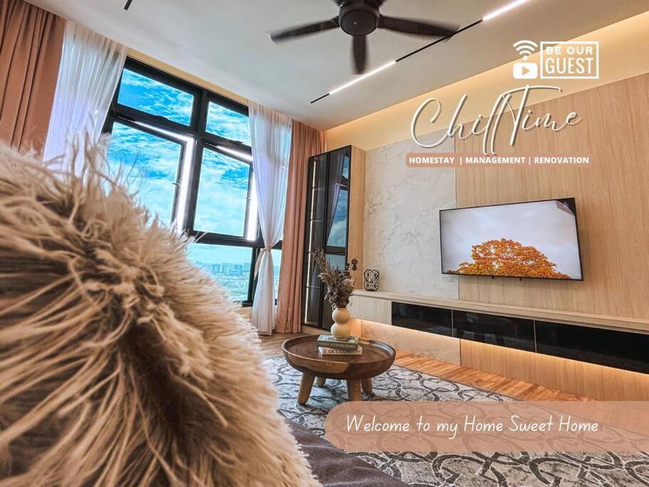 Μια τηλεόραση ή/και κέντρο ψυχαγωγίας στο Paradigm Residence SUPERVIEW x2Netflix 5G by ChillTime Homestay