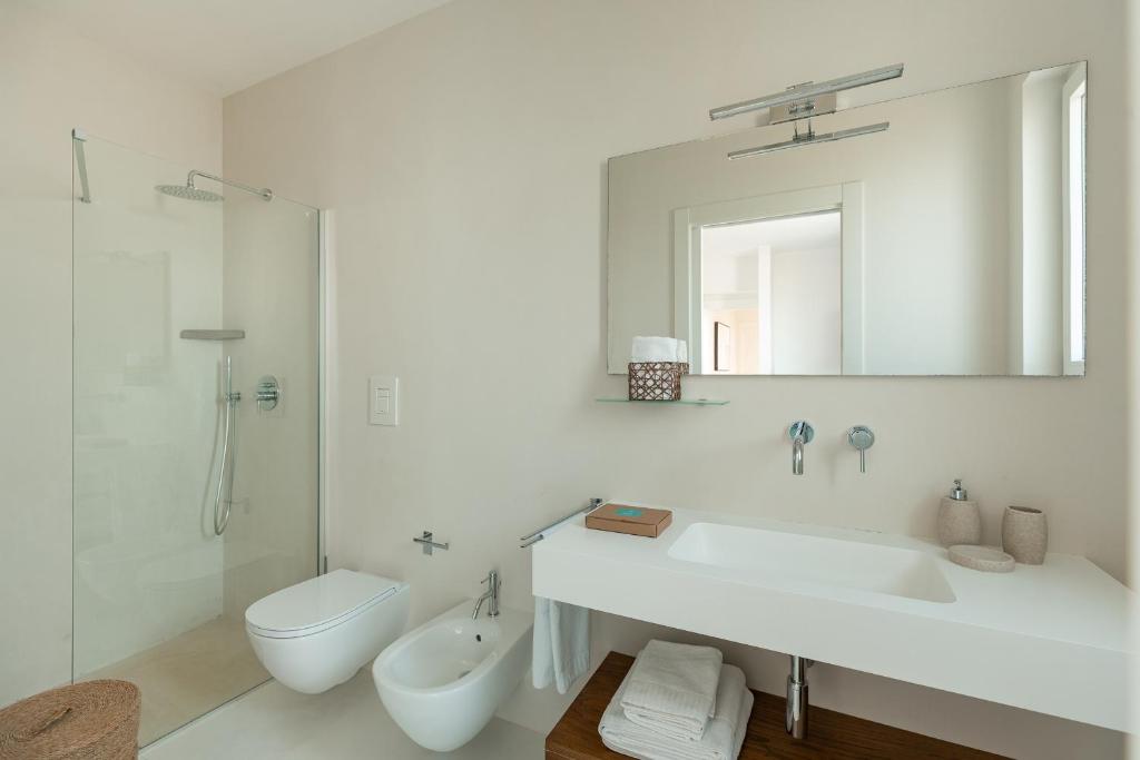 A bathroom at Villa Skyler