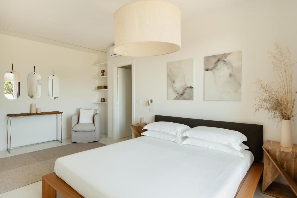 A bed or beds in a room at Villa Skyler