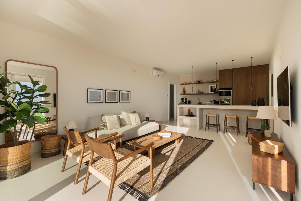 A kitchen or kitchenette at Villa Skyler