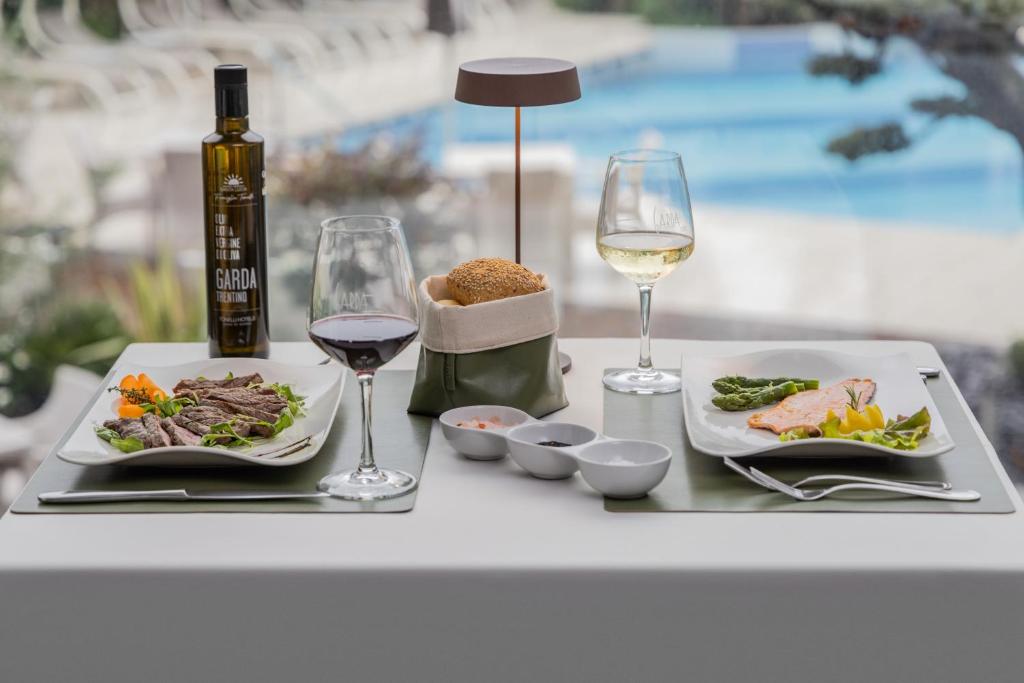 Nápoje v ubytování Garda Suite Hotel - Tonelli Hotels