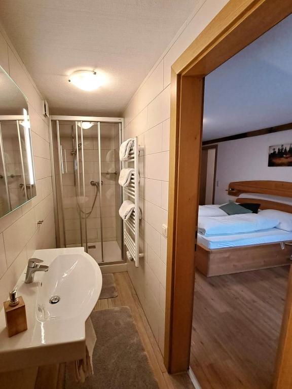 Koupelna v ubytování Unterlettlhof