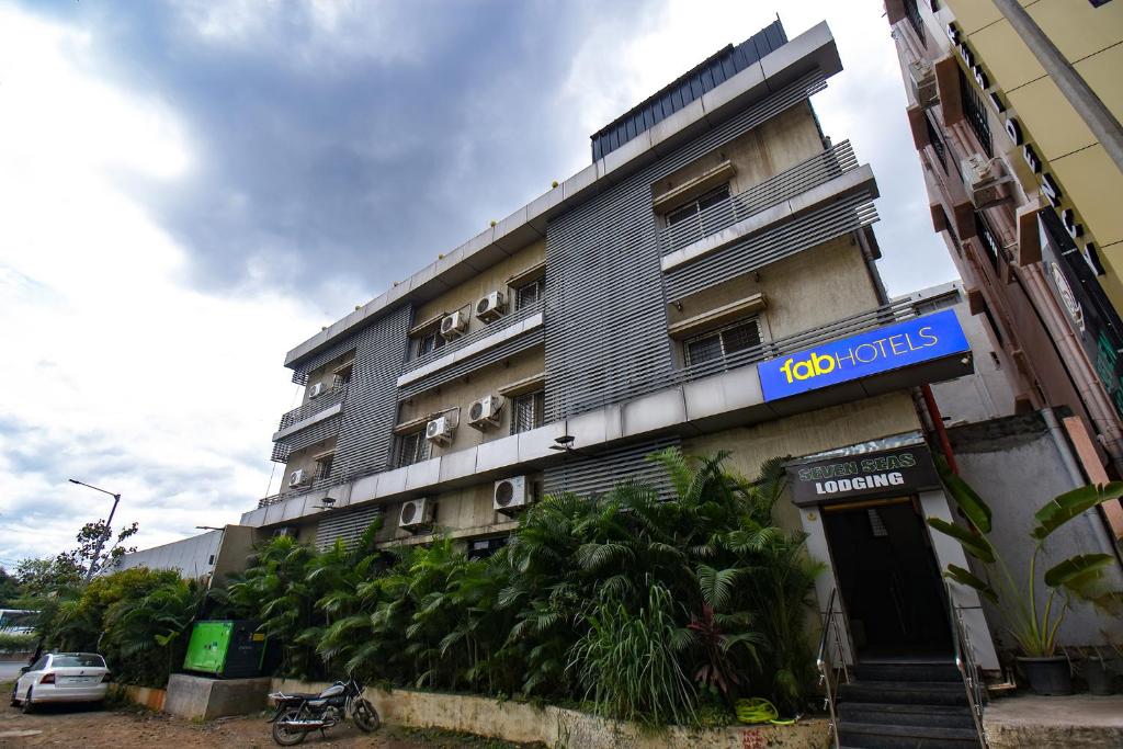 Bangunan di mana terletaknya hotel
