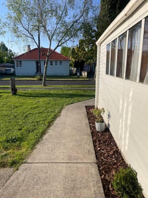 Watts, A Cosy Escape - Resim 10